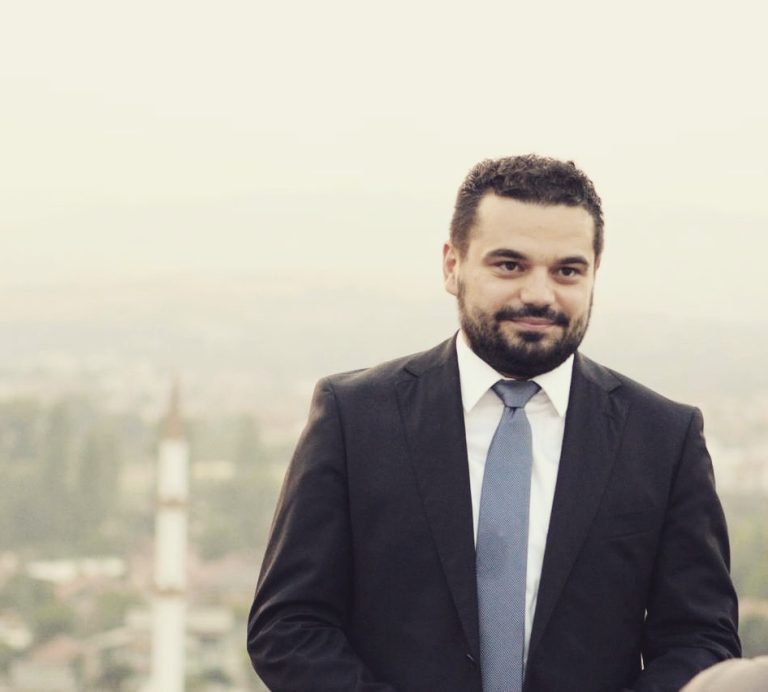 Лога ја „прогласи“ ништовна заклетвата на Силјановска, да се повтори или Митревски да стане в.д. претседател