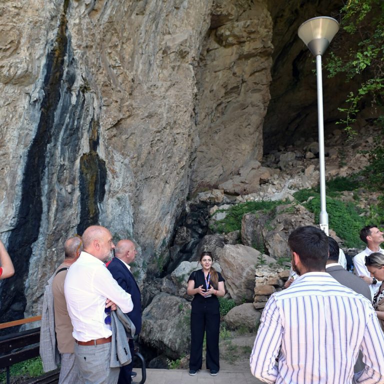 Амбасадорите Дејвид Гир и Кшиштоф Гжелчик во Македонски Брод – граѓаните заинтересирани да реализираат проекти со ЕУ-поддршка