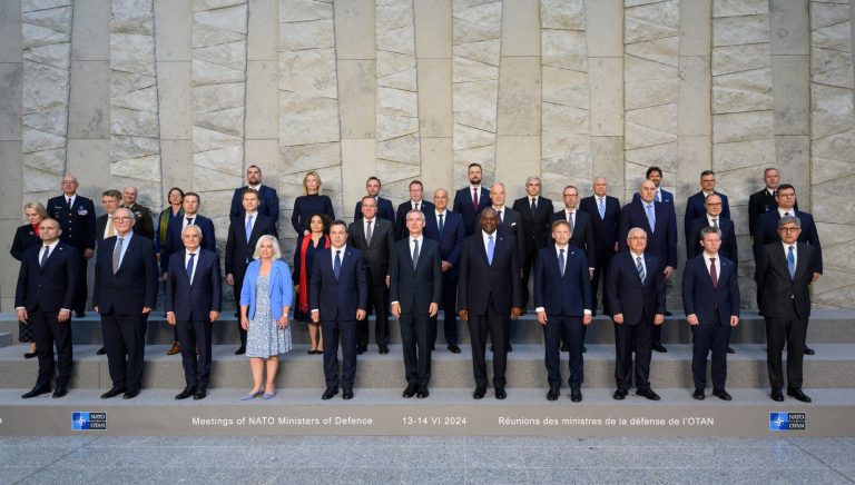 Заменик-министерот за одбрана, Јајага, на состаноците на НАТО-министрите за одбрана и контакт-групата за Украина во Брисел