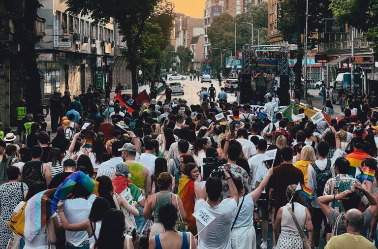 Парада на гордоста во Скопје под мотото „спектакуларно непослушни“