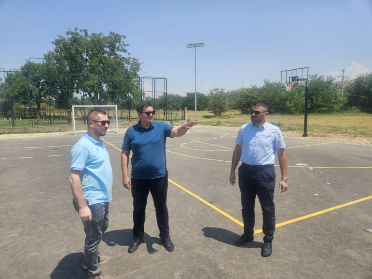 Пуштено во употреба спортското игралиште во Миладиновци