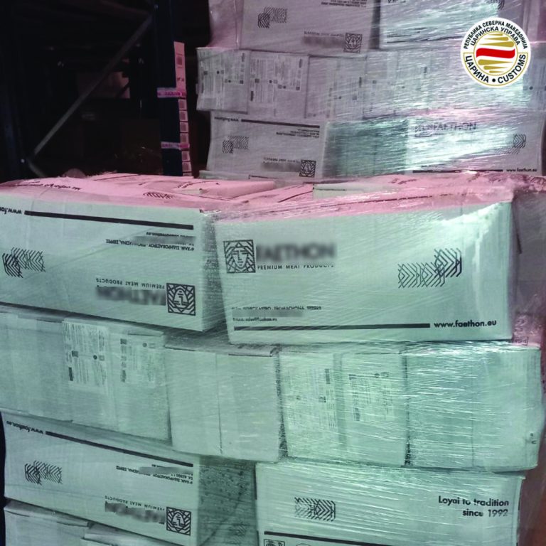 Царинска управа: Мобилен тим спречи криумчарење на два тона месо штетно за здравјето на граѓаните