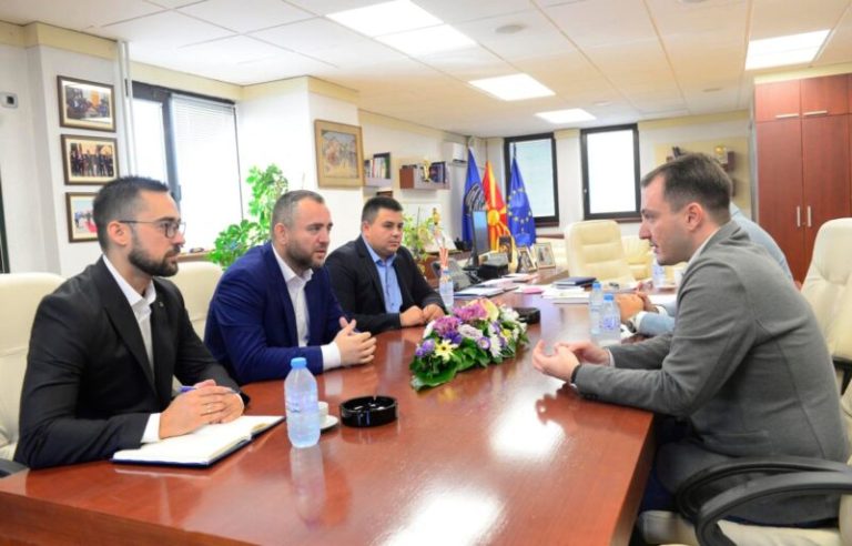 Тошковски и Андоновски: Електронски лични документи и дигитални услуги, гужвите на шалтерите на МВР ќе станат минато