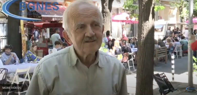 „Стариот боем“ често ја радува Софија со староградски песни