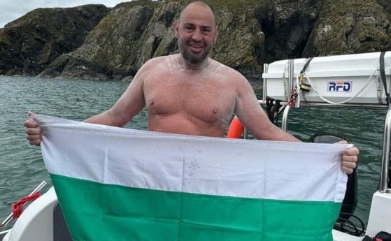 Легендарниот бугарски пливач Петар Стојчев стана првиот Бугарин што го изполнил предизвикот Oceans Seven