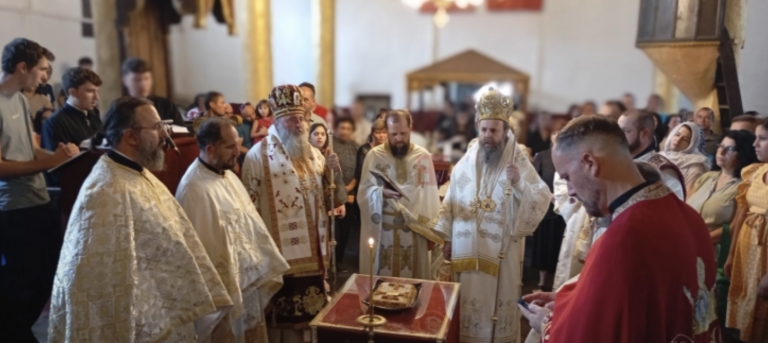 Заедничка црковна литургија во Делчево на епископот делчевско Каменички г. Марко и Митрополит Серафим од Неврокопска Епархија во Р.Бугарија