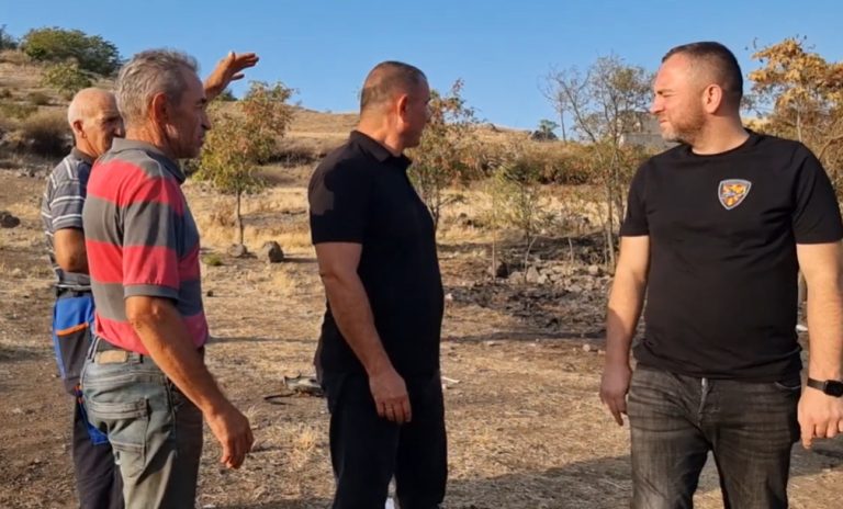 Тошковски и Ангелов во Немањици, жителите раскажаа траорни сведоштва за пожарот кој зафати неколку куќи