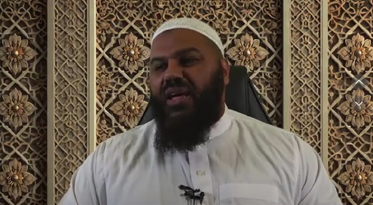 Билд: Берлински проповедник го радикализираше терористот кој сакаше да нападне на концертот на Тејлор Свифт