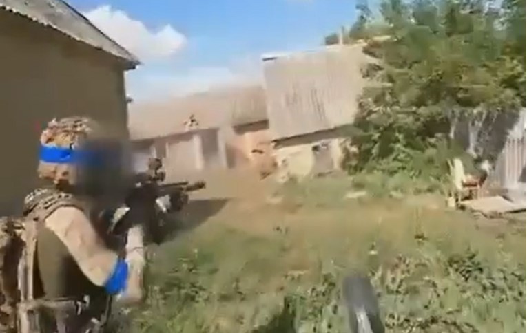(Видео) Украинските специјални сили објавија снимка од борбите во Русија: „Ова е нашето секојдневие“