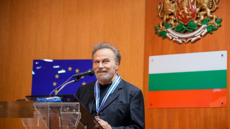 Познатиот Франко Неро ќе глуми во бугарскиот филм „Аве Марија“