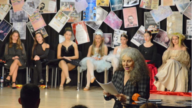 Сија Папазова: Моите млади ги учам преку збор да всадуваат високи идеи и добри дела