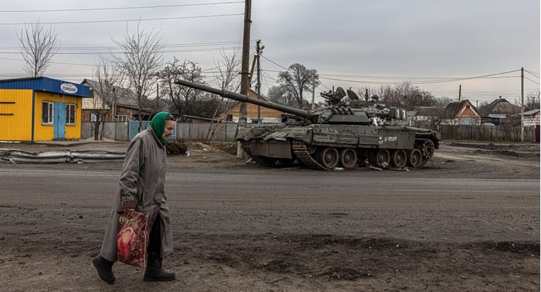 Украина го ограничува движењето на цивилите во регионот што граничи со Русија