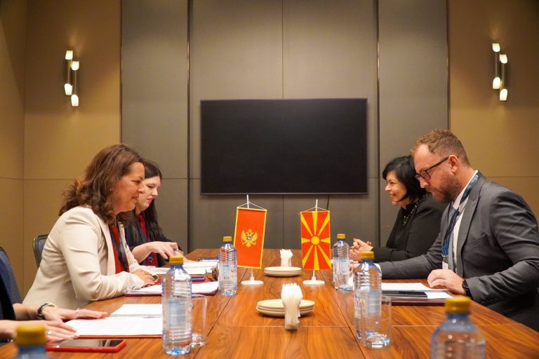 Љутков се сретна со министерката за култура на Црна Гора, Вујовиќ