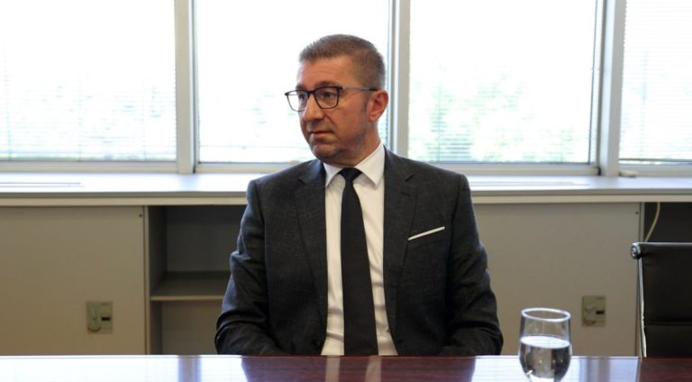 Мицкоски: Нема повеќе турканици, неред и понижување на македонските граѓани, издавањето на патните исправи и на личните документи е под контрола