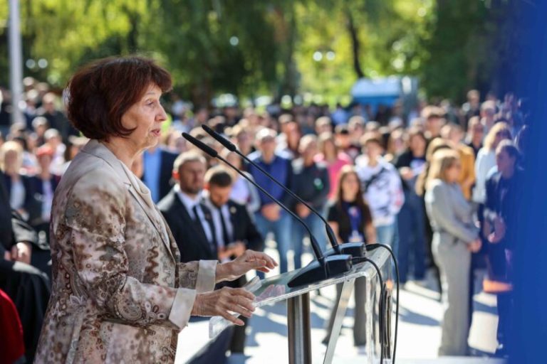 Сиљановска Давкова се обрати на првиот академски час: Инвестицијата во образованието  е најдобрата инвестиција