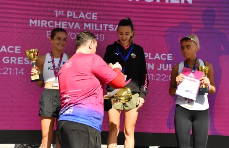 Министерот Ристовски им ги врачи медалите на најуспешните на маратонот