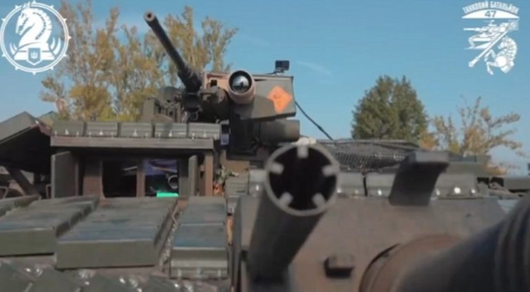 (Видео) Украинците најдоа начин да ги направат американските тенкови уште помоќни