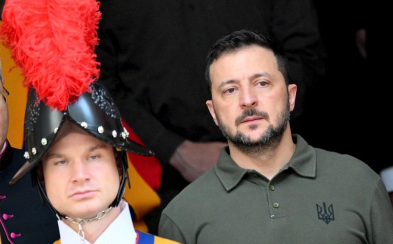 Зеленски побара помош од папата во Ватикан