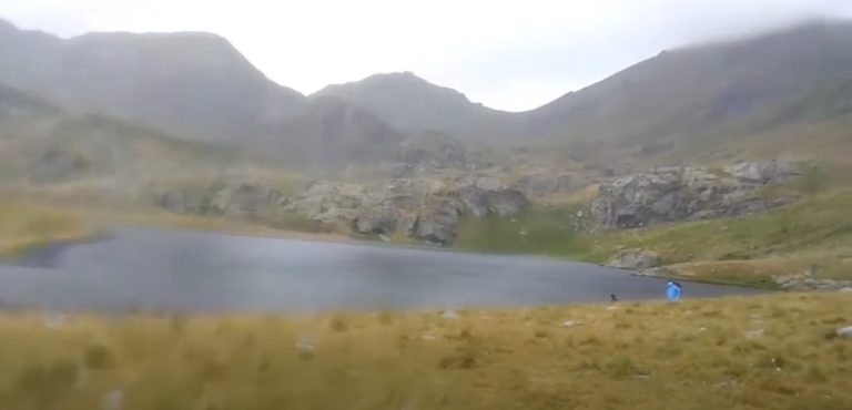 Маж падна во провалија со мотор кај „Црно Езеро“ на Шар Планина, полицијата успеа да го извлече