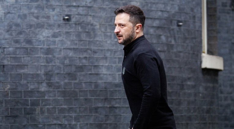 Зеленски повика на нови санкции за Северна Кореја откако таа „испрати војници во Украина“