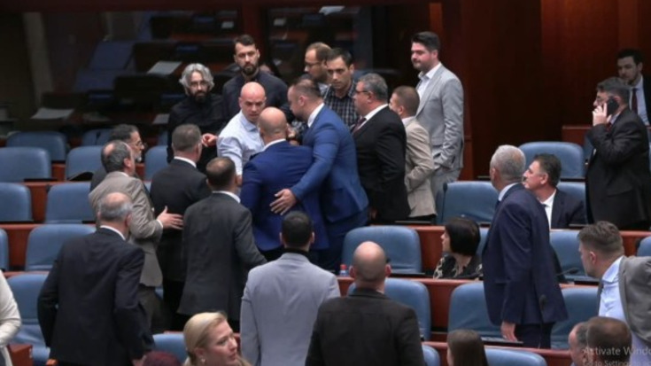 СДС со примитивни методи во Собранието го активира насилникот и пудлицата на Венко, Апасиев, велат од ВМРО-ДПМНЕ