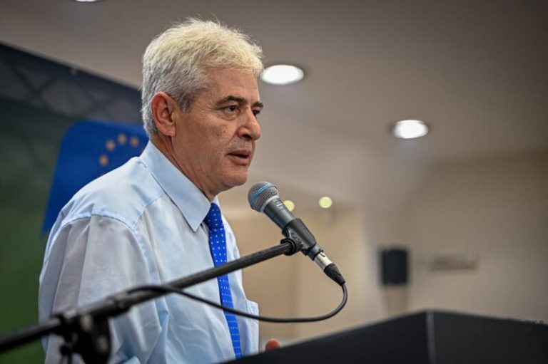 „Кога Куманово гореше – Ахмети се чешлаше“, велат од ВЛЕН