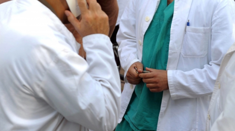 Вработените во здравството добиваат покачување на платите од 40 до 50 проценти во еден мандат, велат од ВМРО-ДПМНЕ