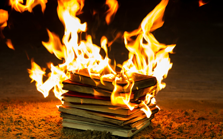 Пожар во Адвокатската комора на Македонија: непознато лице насилно влегло и го предизвикало истиот