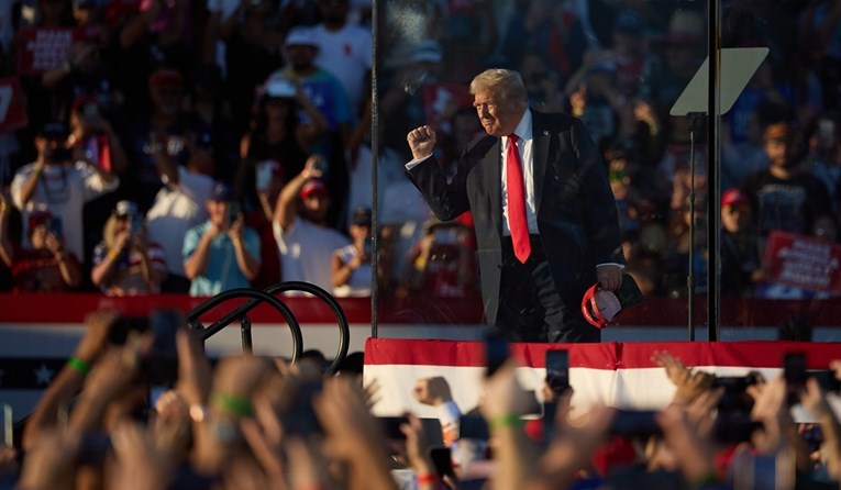 Трамп води во Висконсин со 89% преброени гласови