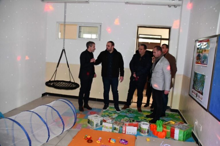 Ѓорѓиевски отвори нова сензорна соба во ООУ „Рајко Жинзифов“