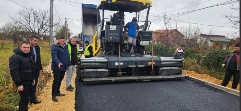 Асфалтирање на локалниот пат Кадино – Мралино