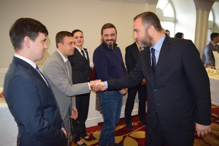 Тошковски и Јанев со полициските аташеа: Продолжуваме со интензивна соработка во сите области