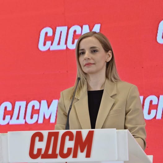 Костова: Додека ги штити интересите на големците, ДПМНЕ го урива достoинството на работниците, нудат апстрактна гордост на празен стомак