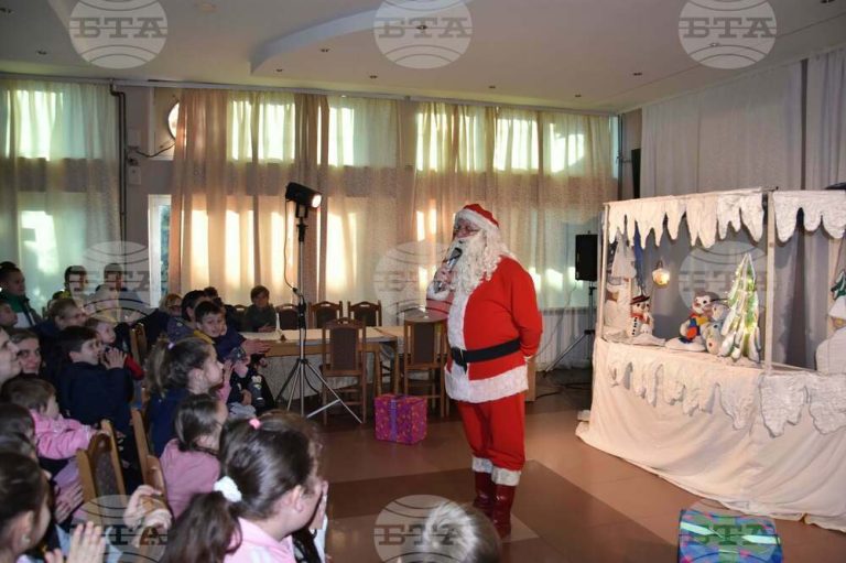 Божиќна програма на 19 декември за децата во Босилеград