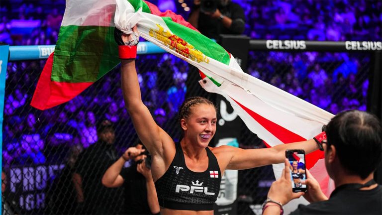 Светската шампионка во ММА, Дакота Дичева, го прослави Божик во Бугарија