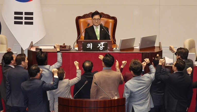 Јужна Кореја го отповика и в.д претседателот