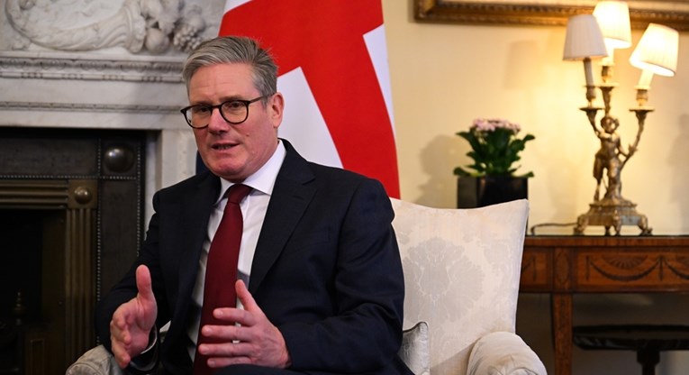 Стармер: Не смееме да мислиме дека она што доаѓа во Сирија нужно ќе биде подобро