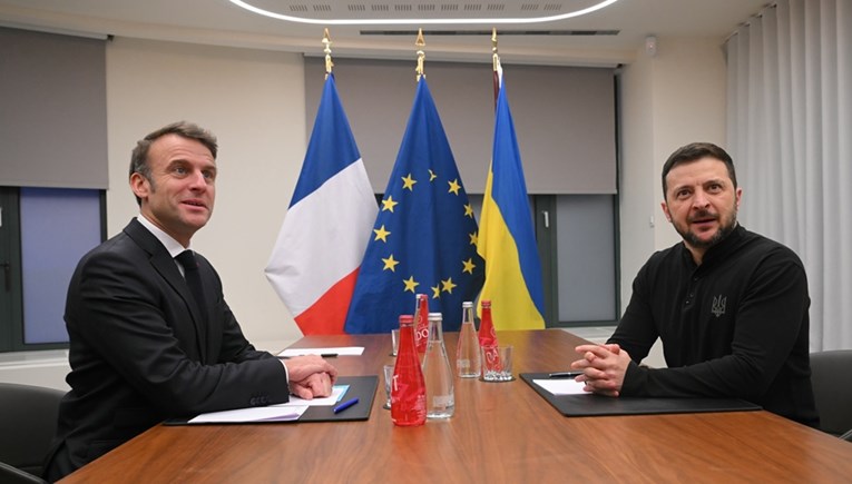 Зеленски: Зборував со Макрон за испраќање војници во Украина