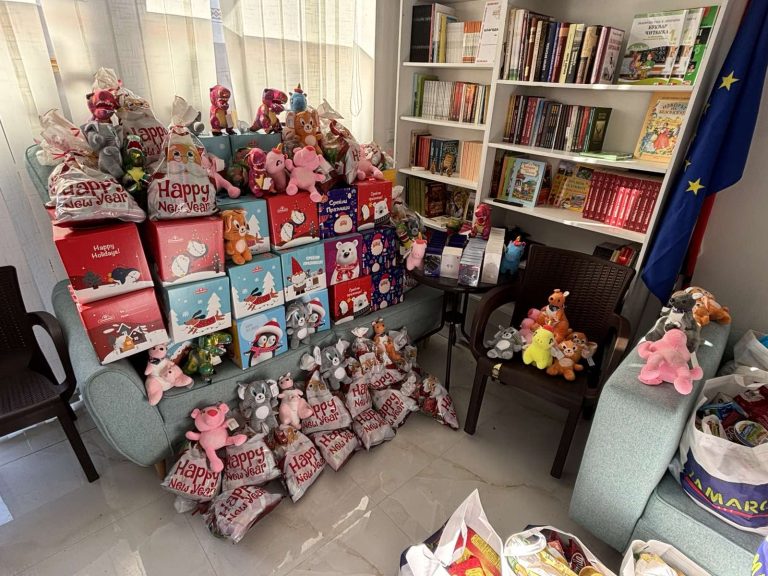 Здружението „Бисерни бранови“ од Охрид, организираше детска работилница и Новогодишна забава за најмалите