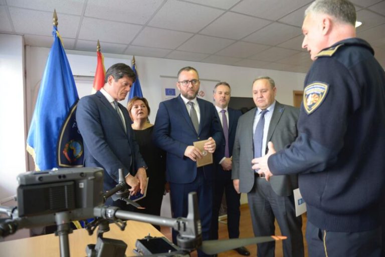 Тошковски: За побезбедна Македонија, донација од ЕУ и УНДП за граничната и криминалистичката полиција