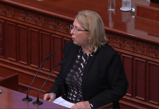 (Видео) Николова до Јаневска за укинувањето на предметите: Ќе ја понесете ли одговорноста за сите наставници кои ќе останат без работа