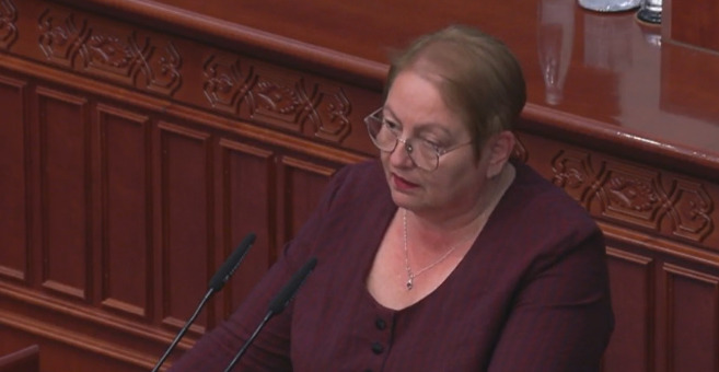 Јаневска: Гарантирам дека ниту еден наставник нема да остане без работа