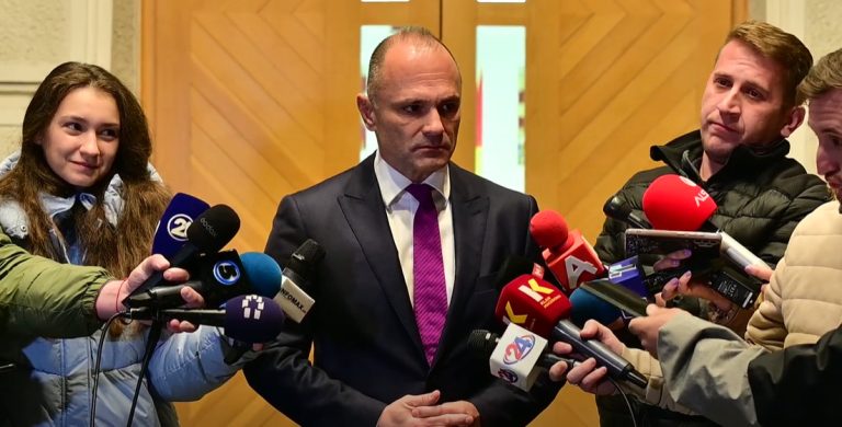 „Дали Филипче е вмешан во вештачката криза на Онкологија преку веледрогеријата Пановски“, прашува ВМРО-ДПМНЕ