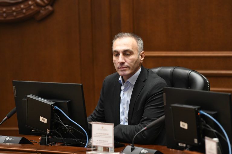 СДС го оставиле Груби да ја пљачка Македонија за да им трае власта, за и тие да продолжат слободно да крадат, велат од ВМРО-ДПМНЕ