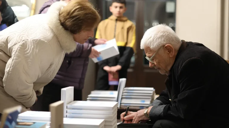 Неделко Јорданов го прослави својот 85 роденден на сцената на Народниот театар