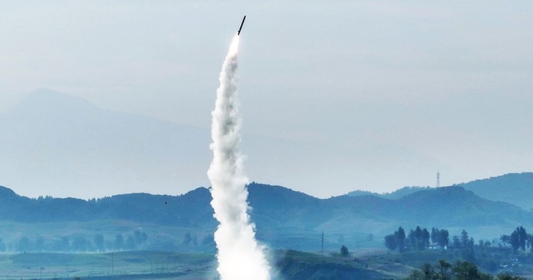 Блинкен пристигна во Сеул, Северна Кореја истрела балистичка ракета