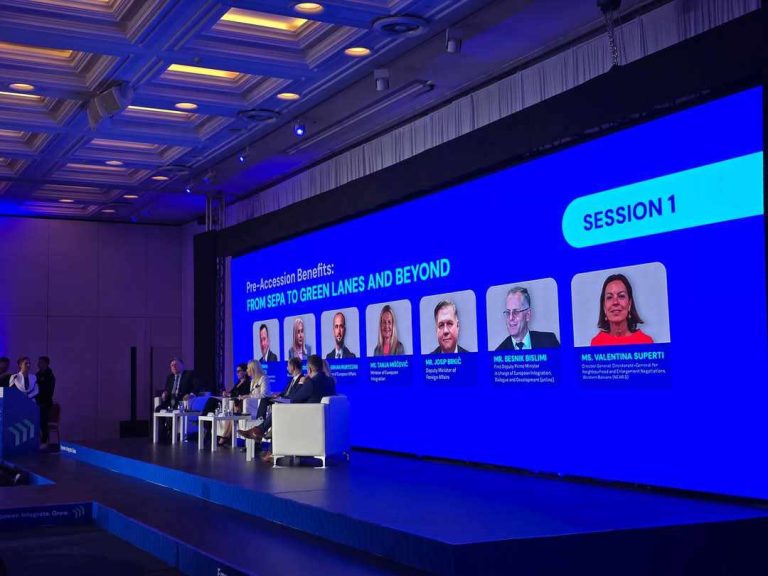 Директорот на Царинската управа на регионална конференција за напредокот на реформите за забрзана интеграција во единствениот пазар на ЕУ