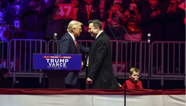 (Видео) Голем митинг на Трамп: До зајдисонце ќе биде запрена инвазијата на нашата земја