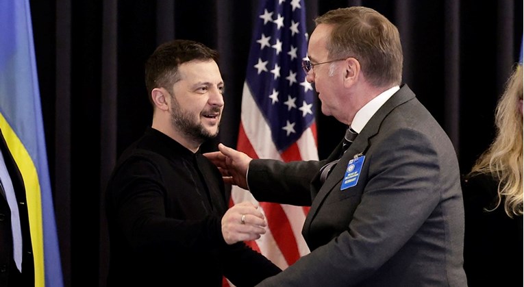 Германскиот министер за одбрана ненајавено допатува во Киев