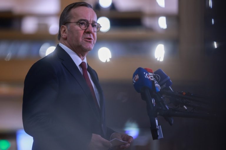 Германскиот министер за одбрана: Ќе беше подобро САД да не направеа отстапки пред почетокот на преговорите